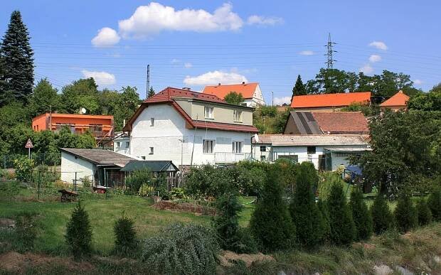 Soubor:Hrádek, Nová Huť, north part.jpg – Wikipedie
