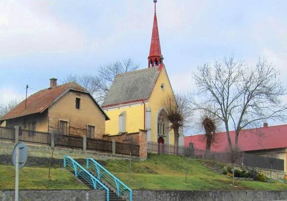 Dvakačovice, Kaple Nejsvětější Trojice