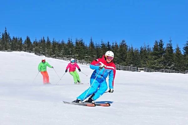 Lyžařská škola SKOL MAX - Špindlerův Mlýn | Špindlerův-Mlýn.com