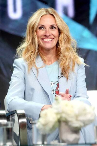 Julia Roberts Shows Off Lightened Locks While Calling New TV Show a 'Great Mental Challenge'