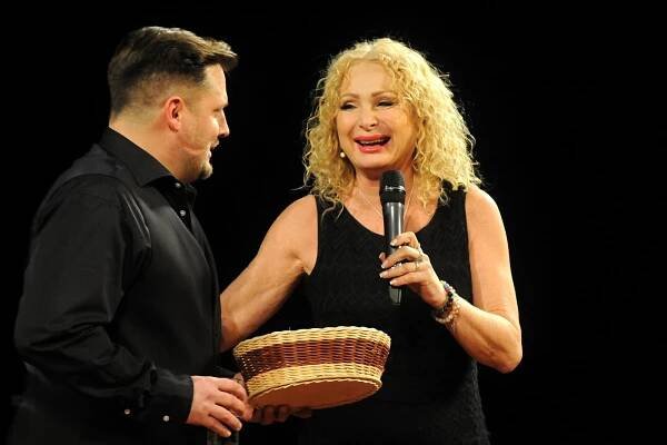 FOTO: Adventní koncert v Hronově. Zpívali Tomáš Savka i Světlana Nálepková