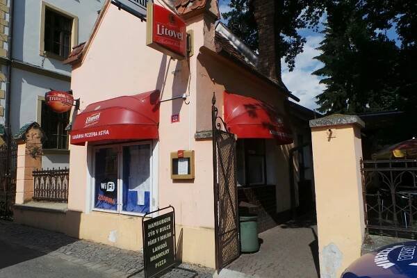 Kavárna a pizzeria Astra foto 1