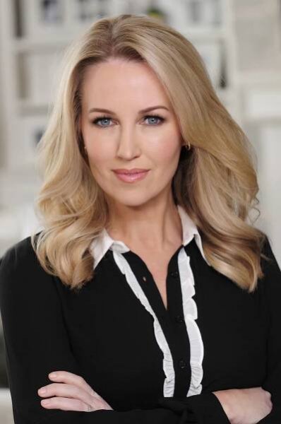Michelle Davidson-actress-model-host-Talent Unlimited-Kansas City-Talent Agency03