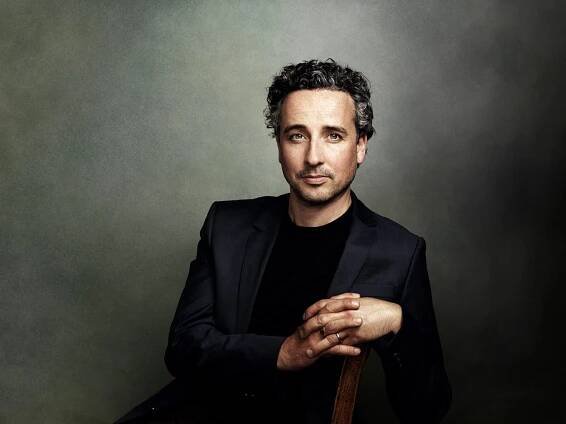 Stuart McClymont | Commercial, Fashion and Beauty, Portraiture and Celebrities | JSR Agency