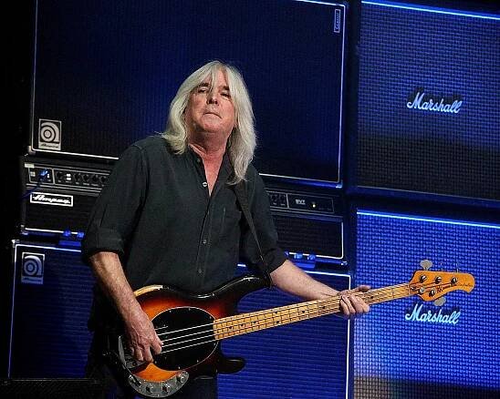 Watch AC/DC Salute Cliff Williams at Bassist's Final Show