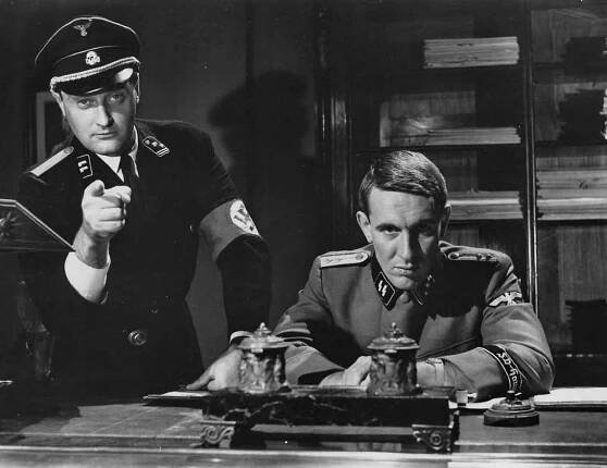 A Circle Of Deception - Z filmu - Robert Stephens
