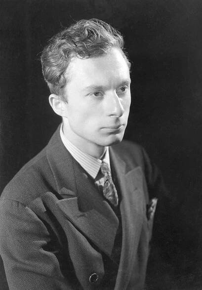 Soubor:Norman-Lloyd-Power-1937-2.jpg – Wikipedie
