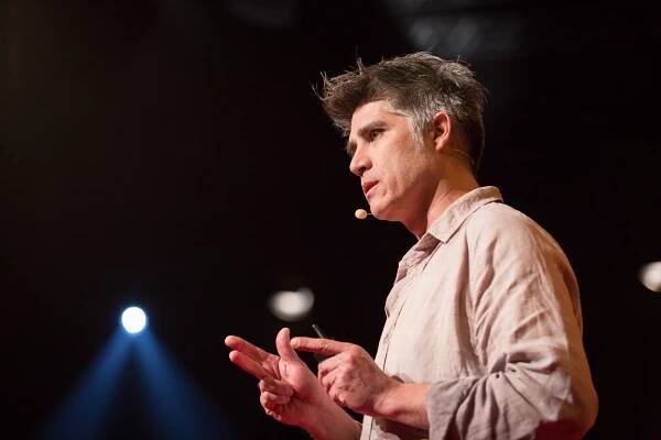 TED Talk: My Architectural Philosophy? Bring the Community Into the Process / Alejandro Aravena