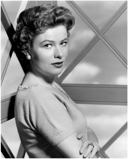 Nancy Olson on the set of "Battle Cry," 1955 | Source: Getty Images