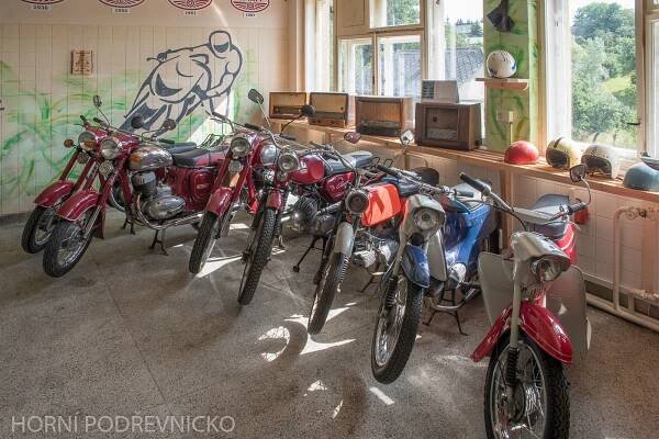 Motoklub ve Hvozdné otevřel unikátní Retro Muzeum - Horní Podřevnicko