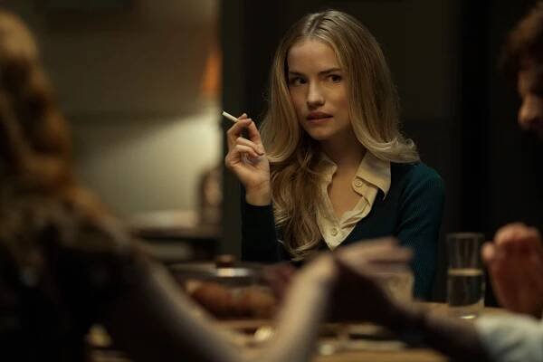 Willa Fitzgerald as Young Madeline in Episode 102 of ‘The Fall of the House of Usher’