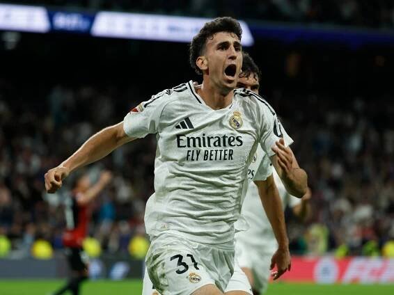 Real Madrid score stoppage-time winner to delay Barcelona’s title triumph