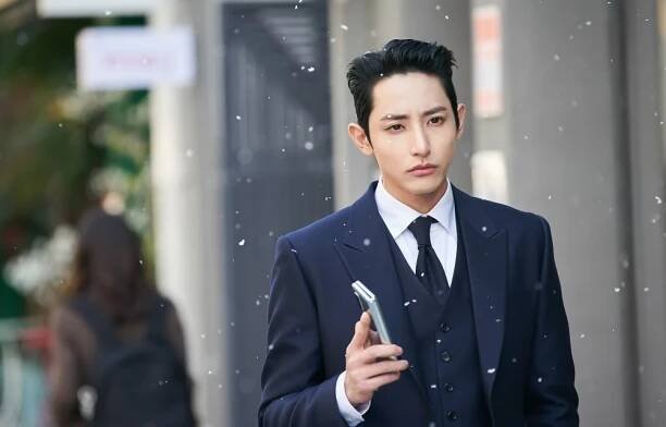 Lee Soo Hyuk: spoznajte niekoľko zaujímavostí zo života navonok chladného herca, v ktorom sa skrýva priateľské srdce - Asianstyle