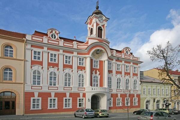 Soubor:Radnice (Čáslav) 02.JPG – Wikipedie