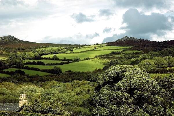 File:Widecombe in the Moor, Devon.jpg