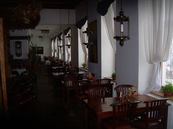 FOTO: Jablonecká restaurace Petřín je stále bez kupce. Pomalu chátrá