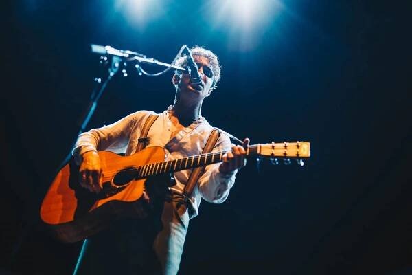 Hozier přinesl svůj hit Take Me to Church do vyprodaného Fora Karlín