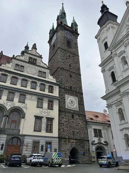 Klatovská Černá věž dostane ochrannou kovovou síť proti sebevrahům
