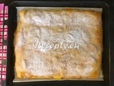 ᐉ Piškotové řezy z listového těsta s broskvemi - recepty.eu