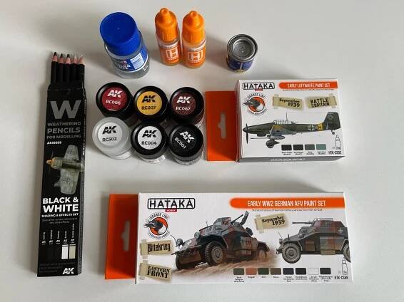 Modelářské barvy a chemie | Hataka, AK, Revell | ČTĚTE - Sběratelství