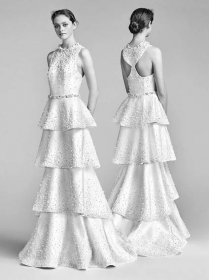 Svatební šaty zdobené perlami