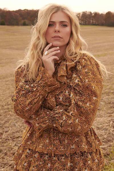 Anne Wilson Drops Sweet New Mother's Day Video for Song 'Mamas' with Lady A's Hillary Scott