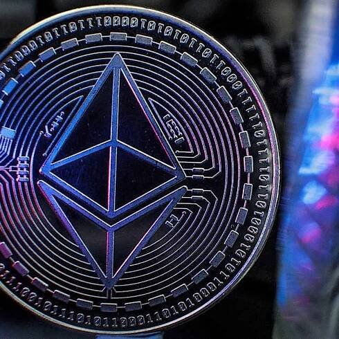 Crypto market tumbles below $1 trillion as Ethereum Merge looms