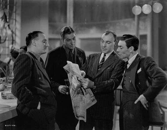 The Day Will Dawn - Z filmu - Ralph Richardson