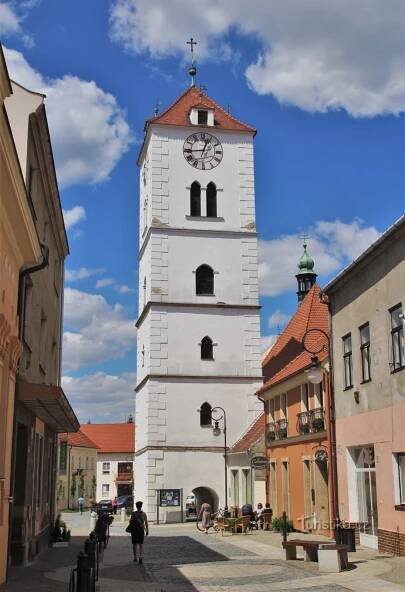 Strážnice - Kostelní ulice - Ulice | Turistika.cz