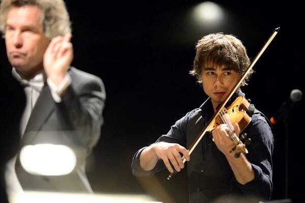Alexander Rybak rozpouští svůj talent v nicotném popu. Přesto spolu s filharmonií a s Patricií Janečkovou zvedl Gong ze