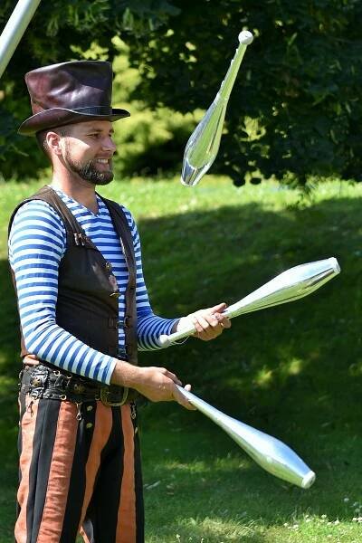 Kulturní víkend v Týně: Varhanní koncert a akrobatické kousky u mostu