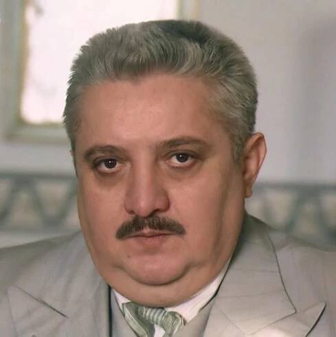 Marián Labuda v komedii Konec starých časů (1989, režie Jiří Menzel)