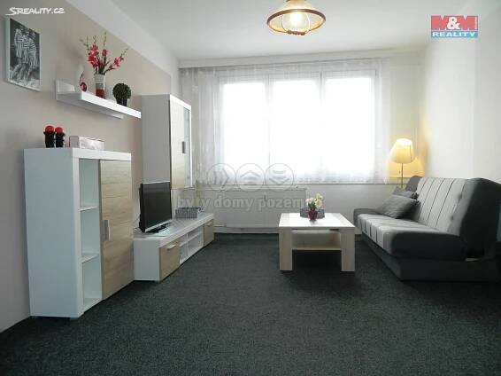Pronájem bytu 1+kk 28 m², Sídliště Míru, Pacov