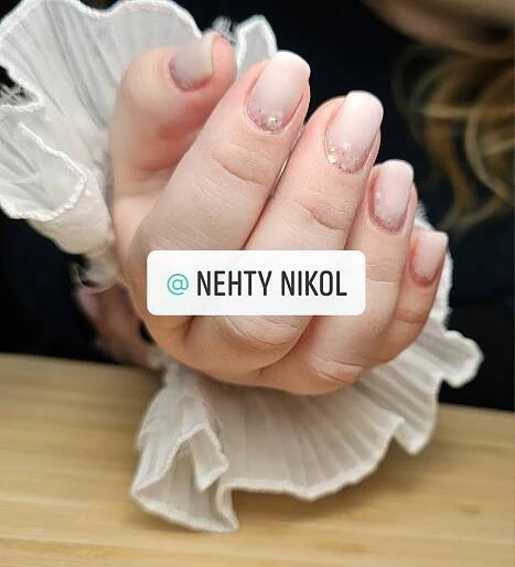 Modeláž nehtů, gelové nehty, nehty nikol