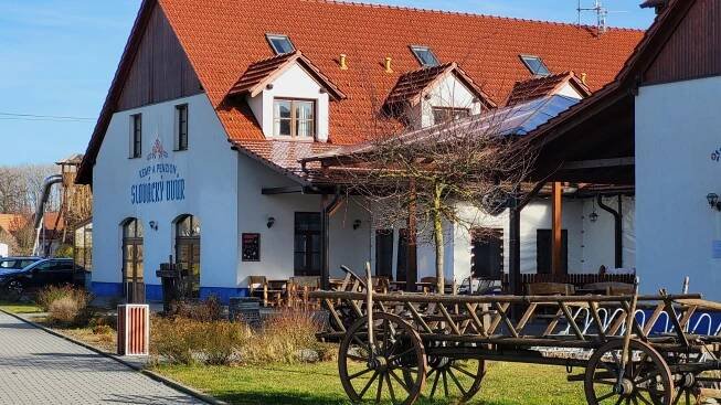 Fotografie - Restaurace Slovácký dvůr Restaurace a pohostinství, Nádražní 1010, Ostrožská Nová Ves, Česko - 30.01.2025