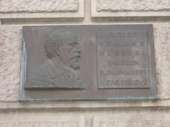 Před dvaceti lety byla na budově prostějovské radnice odhalena pamětní deska Edmundu Husserlovi - Hanácký Jeruzalém