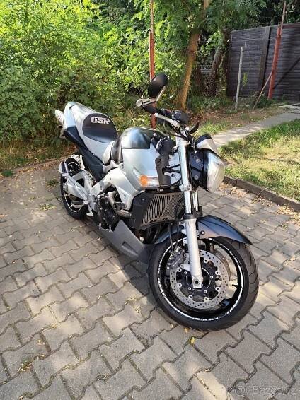 Suzuki GSR 600