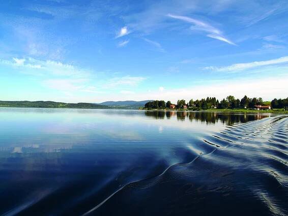 Lipno je rájem pro každého. Na „odvrácené straně“ lze nalézt i klid