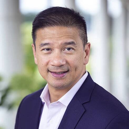 Headshot photo of Robert Paredes