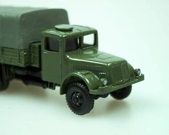 1952 T 111R vojenský s plachtou/Military truck
