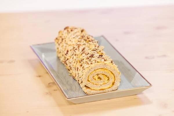 Recept na ořechovou roládu od Josefa Maršálka potěší svou jednoduchostí. Zvládne ji každý