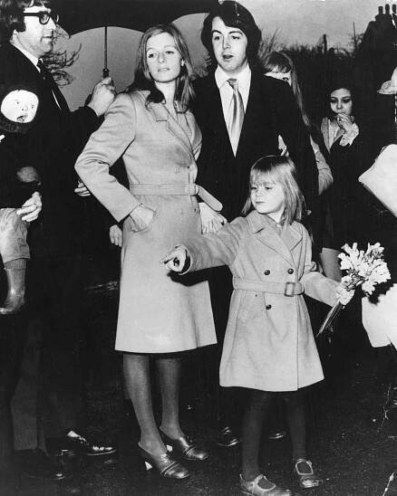Beatle Paul McCartney weds American photographer Linda Eastman (1941 - 1998). With them is their daugther Heather.