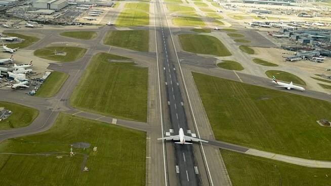 Pozemek u Heathrow, kde má stát nová letištní dráha, koupili aktivisté - Novinky