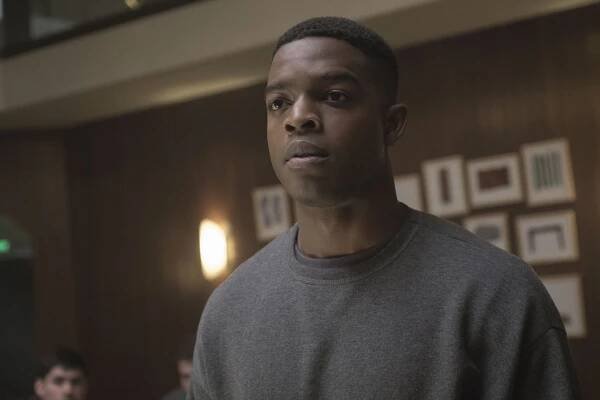 Homecoming - Pineapple - Z filmu - Stephan James
