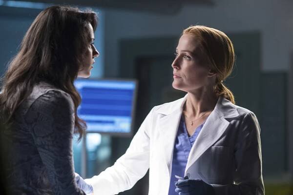 Akta X - Série 10 - Můj boj 1 - Z filmu - Annet Mahendru, Gillian Anderson