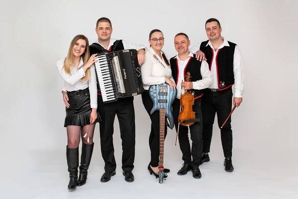 Ľudová hudba / kapela na oslavu - Slančíkovci