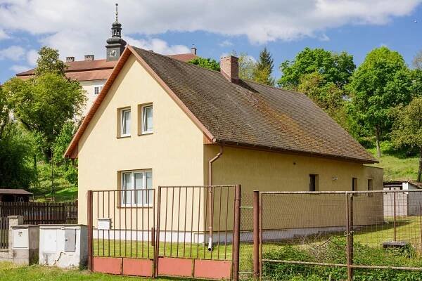 rodinný dům s podkrovím v klidné části pod zámkem, Rožďalovice, okres Nymburk | Reality.iDNES.cz 
