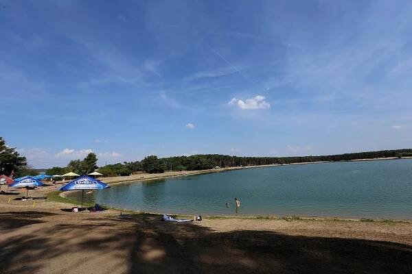 Jezero Lhota