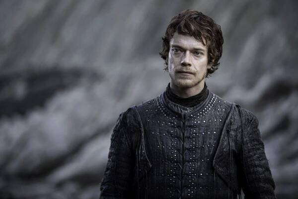 FOTO: Alfie Allen jako Theon Greyjoy. – stránka 25