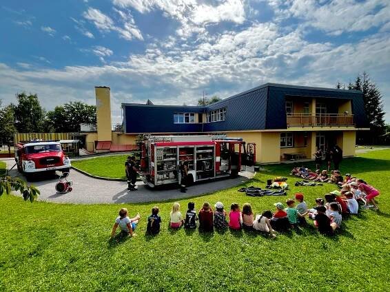 Mateřská škola – ZŠ a MŠ Kamenný Újezd